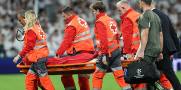 Sportske novosti – VIDEO: Potresne scene u Madridu! Čitavi Bernabeu utihnuo, zvijezda Reala iznesena na nosilima