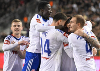 Sportske novosti – VIDEO Trenutak koji je sve zbunio! Livaja slavi gol, a na drugoj strani Bel vadi crveni karton