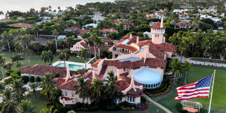 Što znamo o ‘tihom’ umjetniku iz Sjeverne Karoline koji je ubijen zbog oružane provale u Mar-a-Lago