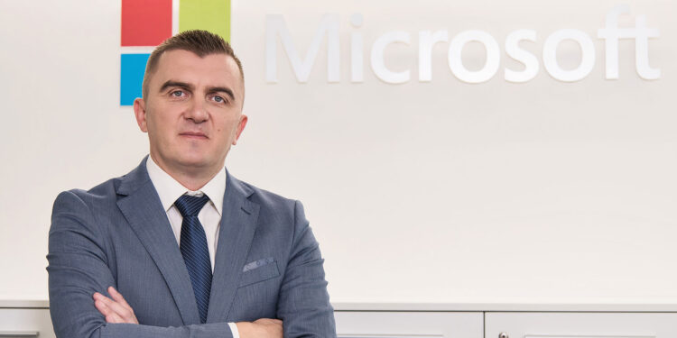 Svaki treći radnik bez znanja šefova koristi ‘lošu’ umjetnu inteligenciju