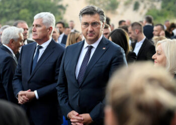 Thompson u središtu HDZ-a, fotografija izazvala brojne reakcije: ‘Neće proći bez posljedica’