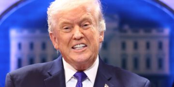 Trump je bijesan da su njegovi izbori Vrhovnog suda ‘sramota za naciju’ nakon što je 6-3 presuda protiv njegovih carina