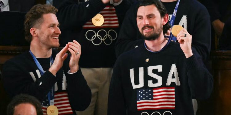 Trump kaže da će američkom muškom hokejaškom vrataru dodijeliti Predsjedničku medalju slobode