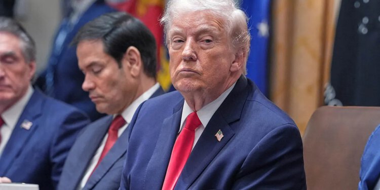 Trump kritizira Bidena jer je ostavio vojnu opremu u Afganistanu