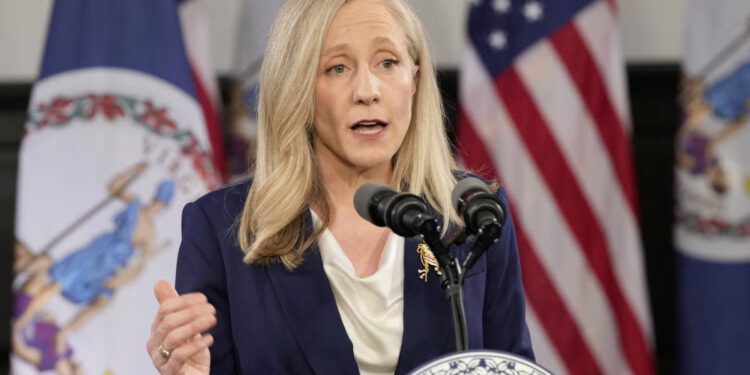 Trump vam ‘otežava život’: demokratkinja Abigail Spanberger tvrdi u odgovoru na stanje Unije
