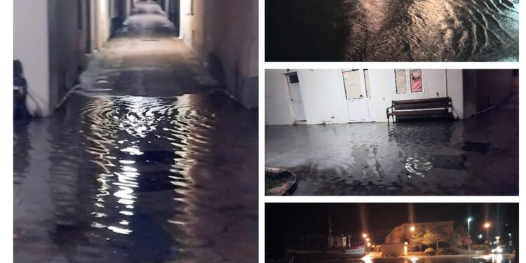 U Pagu more došlo sve do kuća