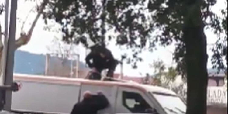 VELIKI PROBLEM ‘Zaštitari se zaključali pa su u kombi za prijevoz love ulazili kroz krov!’