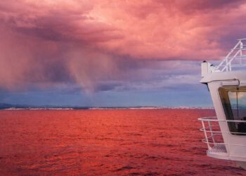 VIDEO: “Kao na Marsu!” Ekstremno crveno more i nebo iznad zadarskog akvatorija neposredno pred jako jugo