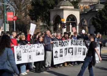 VIDEO Završen prosvjed u Sarajevu, obilježio ga emotivan govor studentice i roditelja