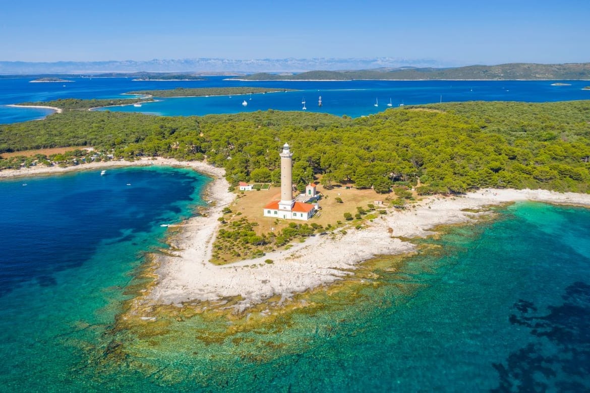 Otkrijte otočni mozaik Zadarske županije: Od mostova do netaknutih pučinskih oaza