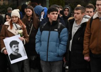 Veliki broj građana u Sarajevu odao počast žrtvama tramvajske nesreće