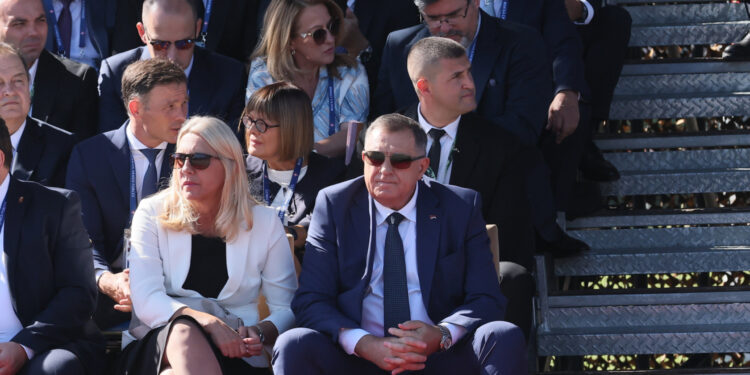 Video iz prirode: Dodik u trenirki pokazao formu u jeku političkih napetosti