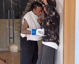 Wiz Khalifa zadao sinu Sebastianu 13 udaraca u trbuh za proslavu njegovog rođendana uoči svečane zabave