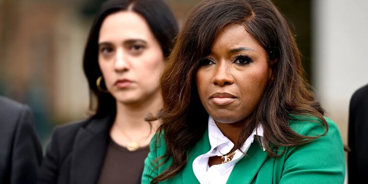 Zastupnica Jasmine Crockett navodi rasne napade ljevice u utrci za Senat u Teksasu