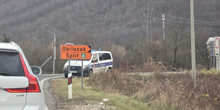 Zatvorena dionica autoceste između čvorova Sv. Rok i Posedarje, a bura stvara probleme i u pomorskom prometu!