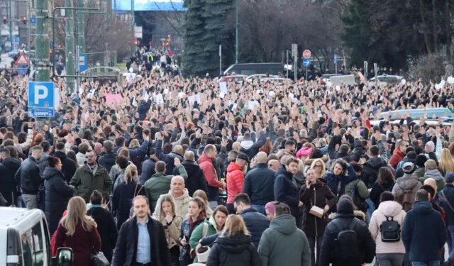 Završeni prosvjedi u Sarajevu: Deblokiran promet, za sutra najavljeno novo okupljanje