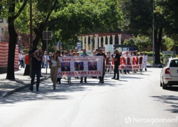 Zdravstveni djelatnici idu u masovni prosvjed pred zgradu Vlade HNŽ
