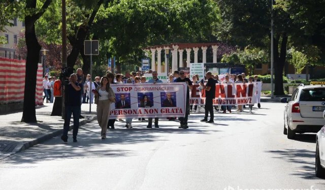 Zdravstveni djelatnici idu u masovni prosvjed pred zgradu Vlade HNŽ