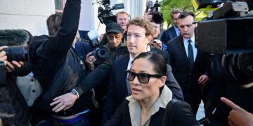 Zuckerberg je zauzeo stav na suđenju za društvene mreže dok je porota čula da je obučen kako izbjeći da bude ‘lažan, robotiziran i korporativni’