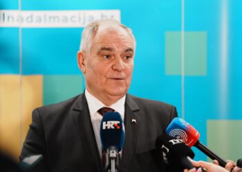 Župan Boban: Vi nemate zemljišta, ne znate što je izmjera; Vijećnik Centra: Sigurno vam Ivošević ne zvuči hrvatsko, ali moji su iz Zagvozda!