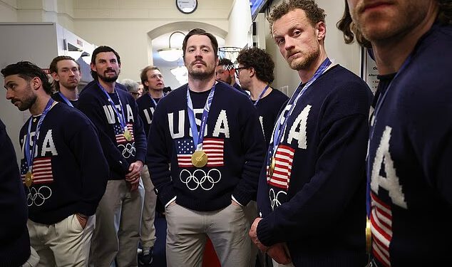 Zvijezde hokejaške momčadi SAD-a dobile su stojeći pljesak na State of the Union nakon uzbudljivog uvoda Trumpa