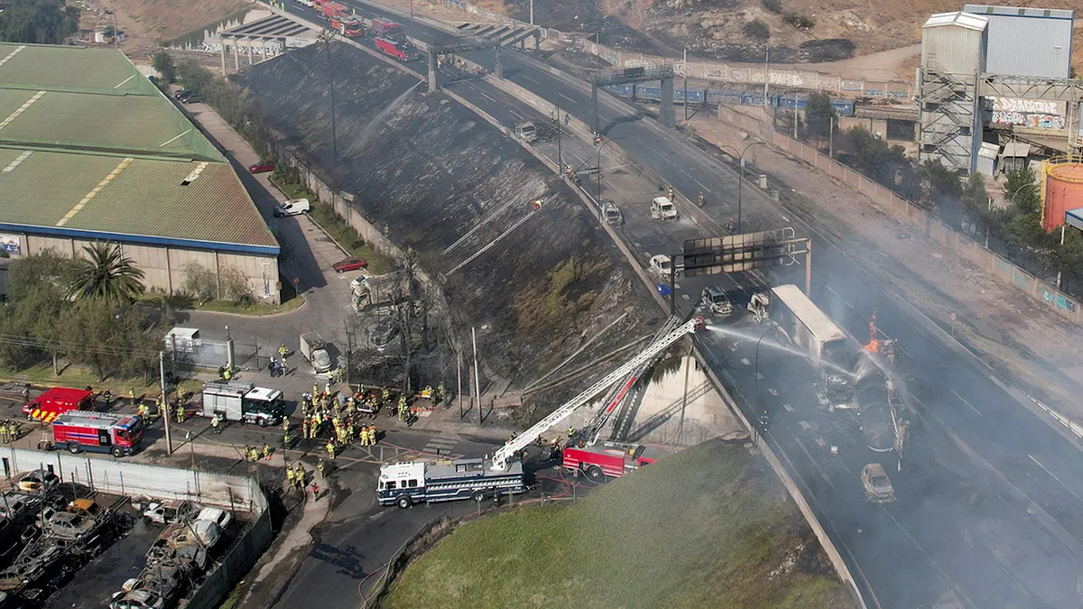Mjesto eksplozije u Čileu nakon eksplozije kamiona