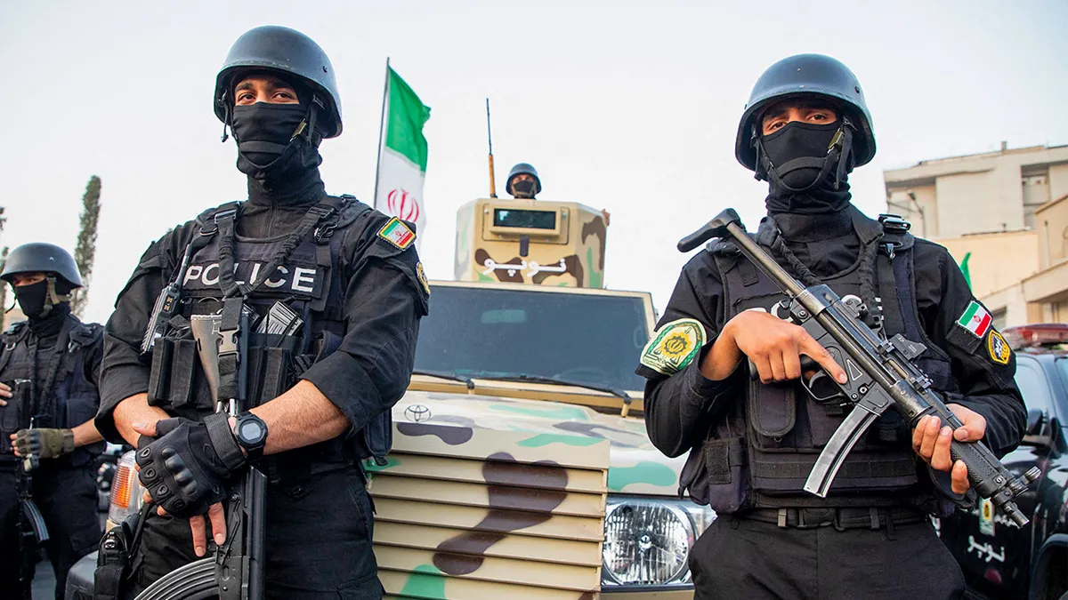 Iranska policija na licu mjesta dok ljudi slave prekid vatre