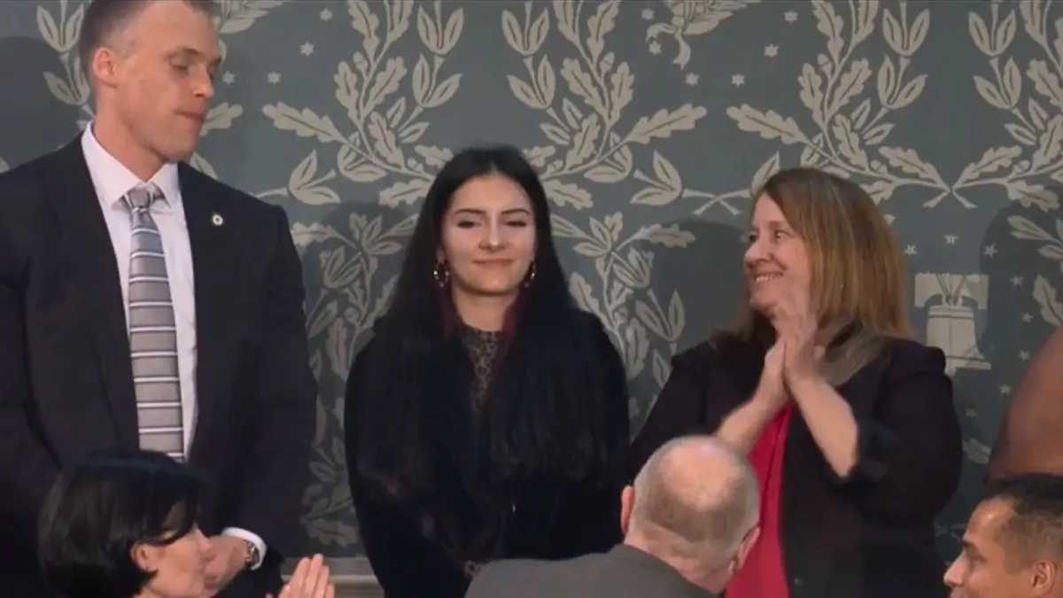 Sage Blair i njezina majka stoje u galeriji tijekom Trumpovog govora o stanju nacije