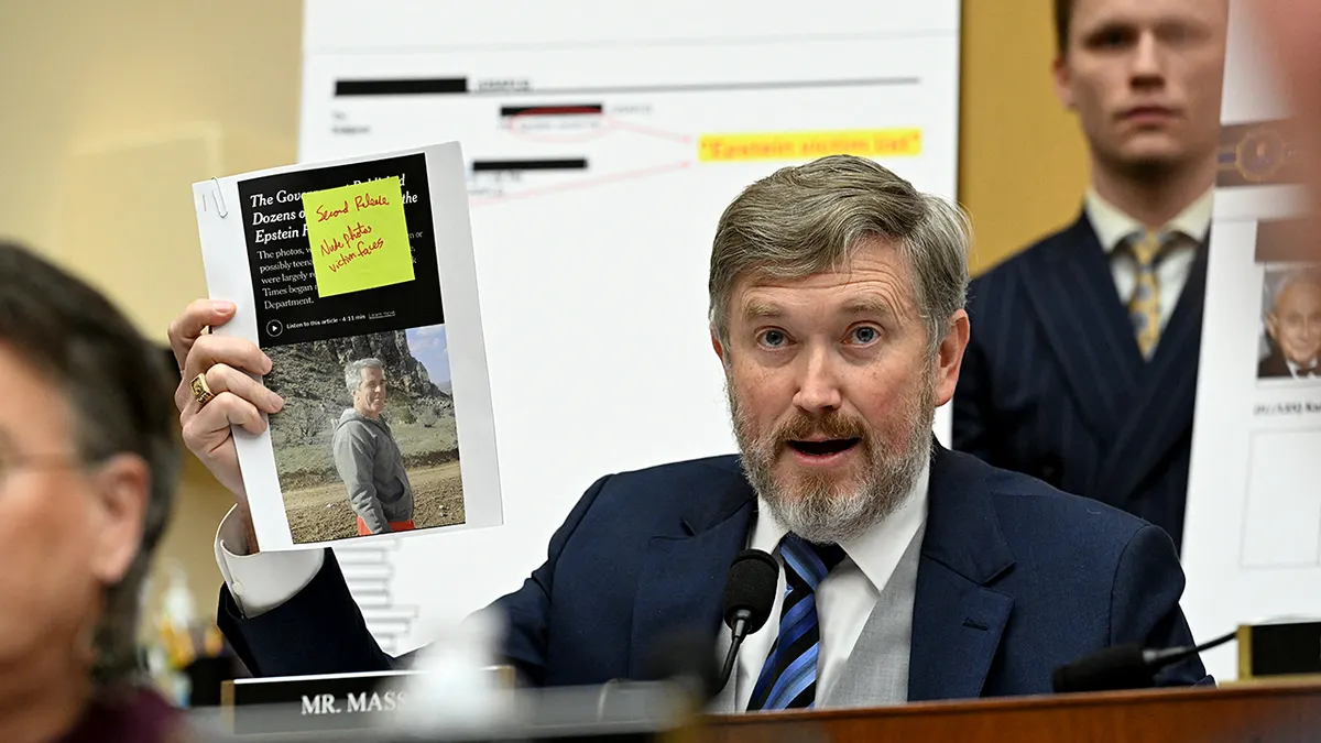 Zastupnik Thomas Massie ispituje američku državnu tužiteljicu Pam Bondi