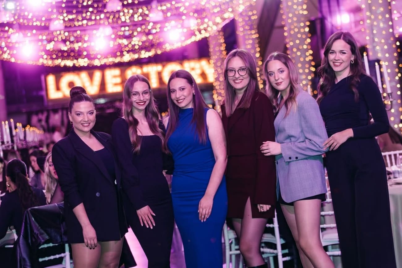 09A9B67B 34EF 445B A1E4 60CAE8B40FF3