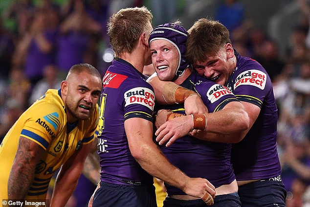 Početne epizode snimat će se u Melbourneu, duboko u središtu AFL-a, dok se priprema set za Sydney (na slici, Melbourne Storm u njihovoj pobjedi nad Parramattom prošli četvrtak navečer)