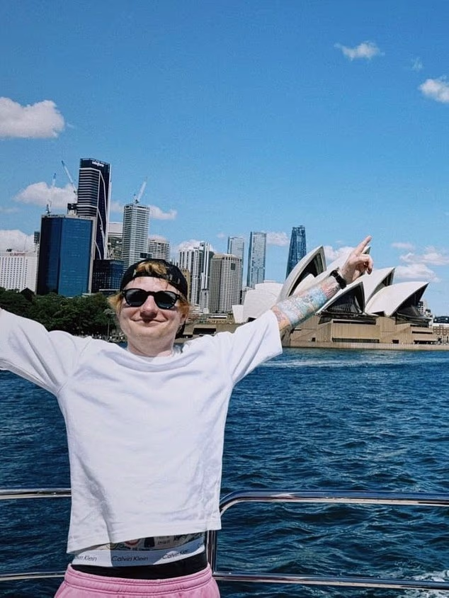 Ed je završio svoju turneju u Adelaideu na ​Adelaide Ovalu 5. ožujka, obilježavajući više od mjesec dana turneje diljem zemlje