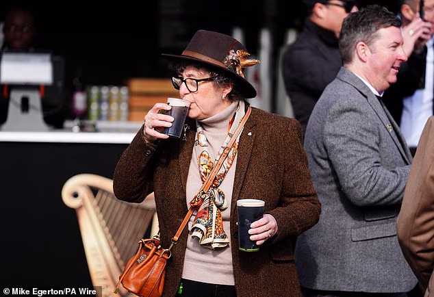 Pinta Guinnessa pala je za 15 penija na 3,75 funti jer Cheltenham pokušava privući više obožavatelja