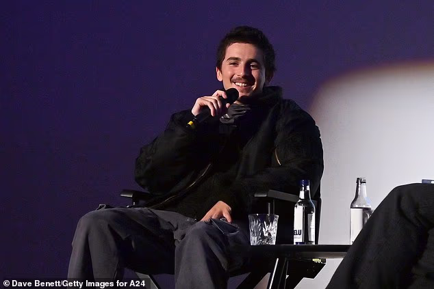 Glumac je dao drsku primjedbu da 'nije baš za stolni tenis' u znak kimanja Timotheejevoj (na slici) ulozi u Marty Supreme, dok je strastveno branio operu