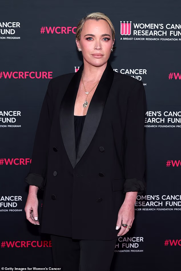 Mellencamp je još u listopadu objavio da se rak ne može otkriti. Njezin rak mozga nastao je kao posljedica metastaziranja melanoma 2022. godine