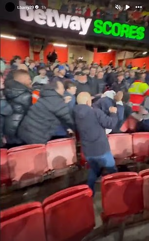 Incident se navodno dogodio tijekom 2-0 pobjede Arsenala nad Toffeesima