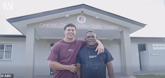 Par (na slici zajedno uoči Cooperovog debija u NRL-u 2025.) trenutačno ne razgovaraju