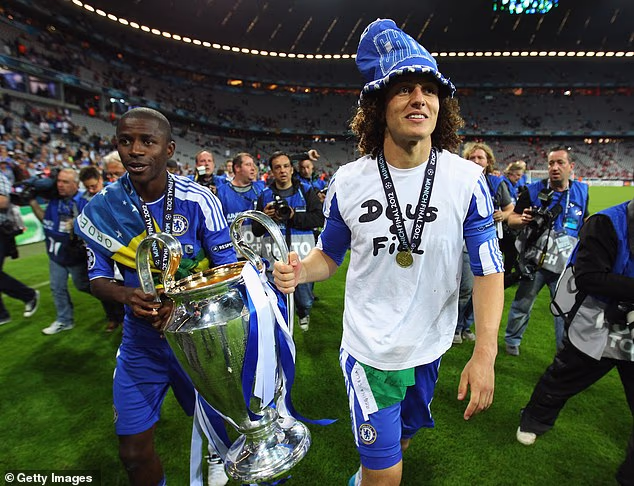 Obrazloženje Premier lige za kaznu Chelseaju ne objašnjava jesu li si mogli priuštiti potpisivanje igrača kao što su Ramires (lijevo) i David Luiz