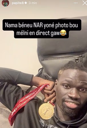 Pathe Cisse bio je još jedan koji je objavio na internetu, napisavši: Volio bih da uskoro mogu vidjeti ovakvu fotografiju uživo'