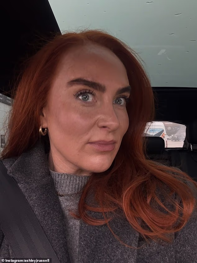 Godine 2025. nastupila je na svjetskoj premijeri Divlje ruže