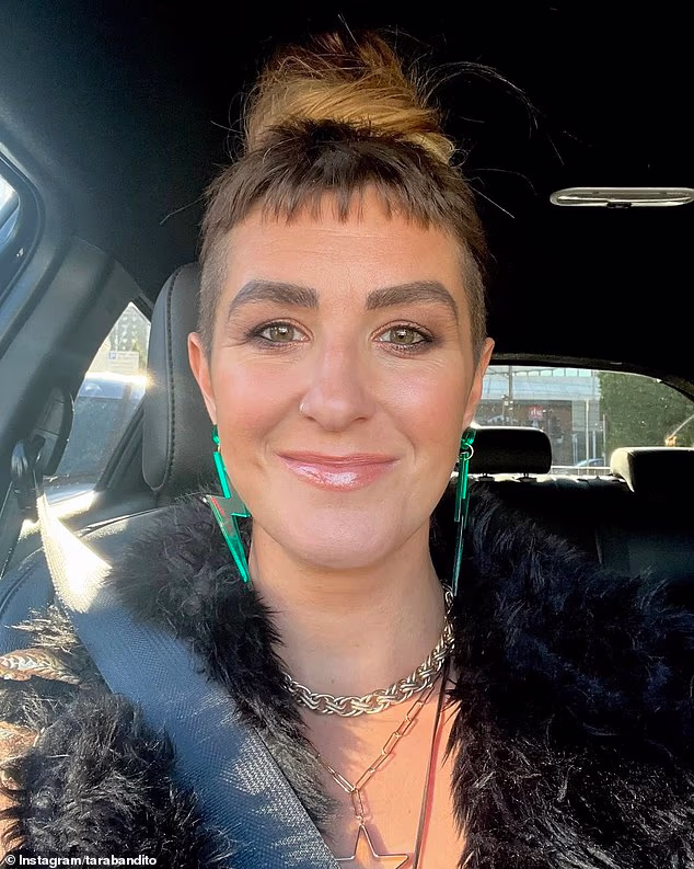 Nedavno je bila sutkinja u showu za traženje talenata Junior Eurovision: Chwilio am Seren, čiji je cilj bio pronaći sljedećeg mladog eurovizijskog predstavnika Walesa