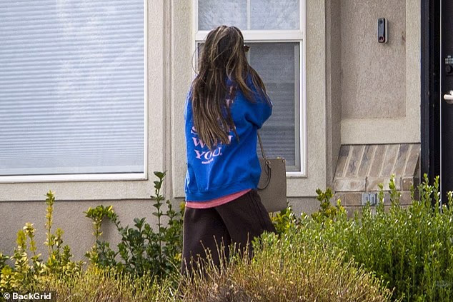 Prošlog četvrtka, ABC je povukao cijelu 22. sezonu Neženja s nedjeljnog emitiranja nakon što je procurila snimka s mobitela na kojoj je vruća brineta ozlijedila svog tatu Dakotu Mortensena i njezinu kćer Indy 2023.