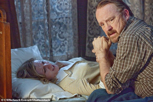 Njezin kolega iz Nadnaravnog Jim Beaver potvrdio je da je umrla od komplikacija raka dojke u izjavi za Variety u nedjelju; Njih dvoje se vide na kadru iz serije iz 2010