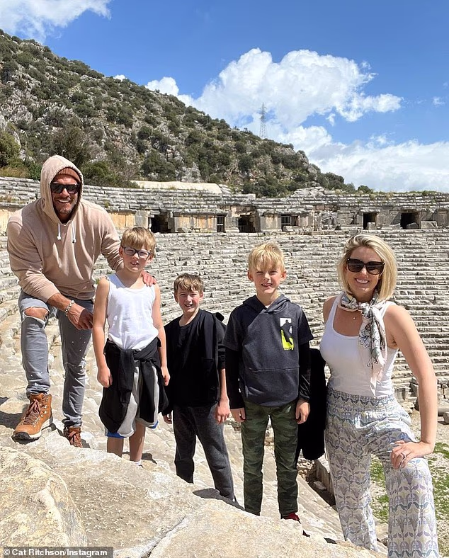 Ovdje je peteročlana obitelj viđena na zajedničkom odmoru prije nekoliko godina