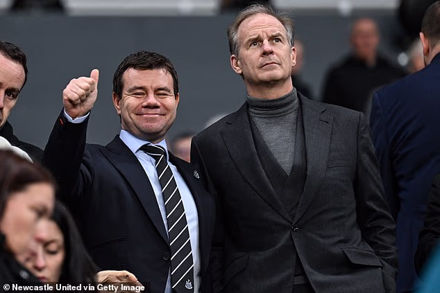 Sportski direktor Newcastlea Ross Wilson (lijevo) s izvršnim direktorom Davidom Hopkinsonom, koji je stvorio 'Newcastle United Code' kako bi klub učinio usklađenijim