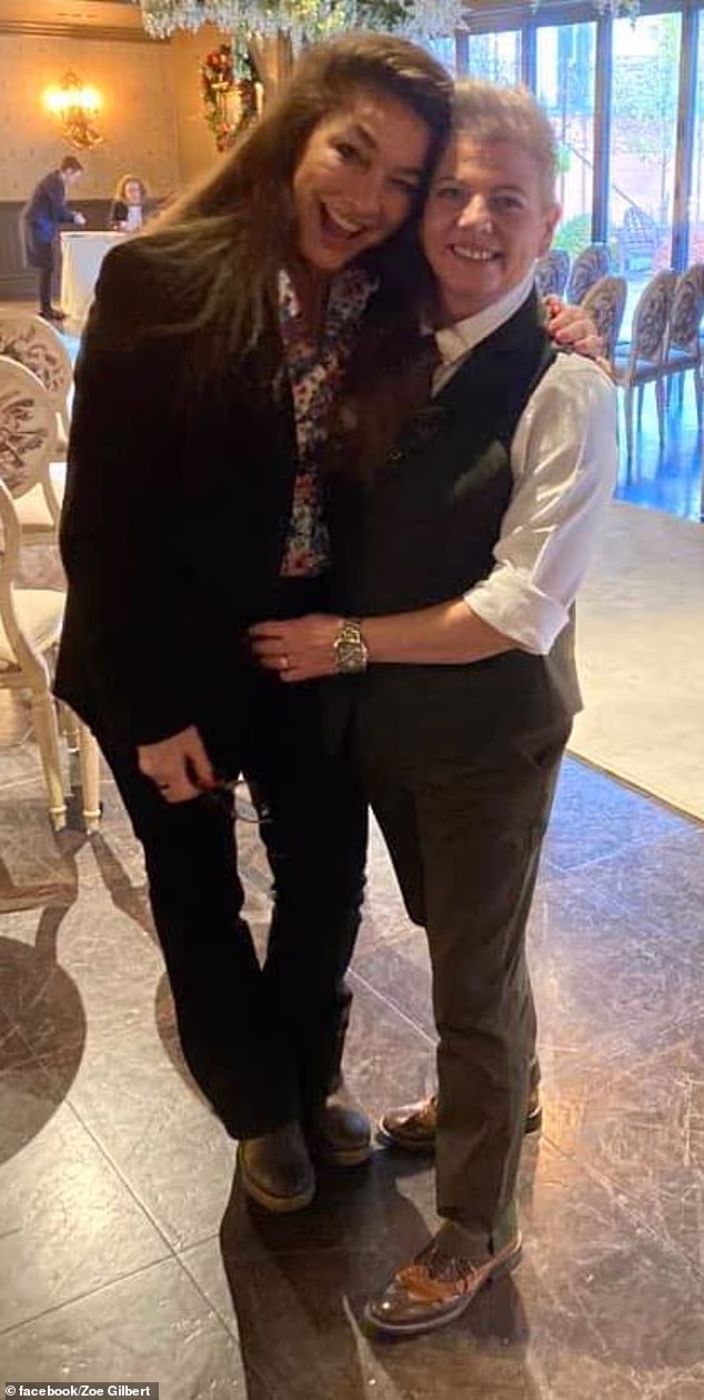 U srpnju 2023. Diane je javno podijelila svoju vezu sa Zoe, uhvativši mnoge obožavatelje nespremne jer su prije pretpostavljali da je bivši Gladiator heteroseksualac.