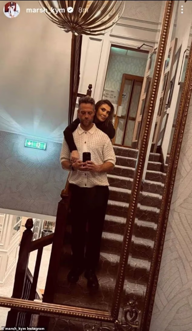 Glumica (49) počela je izlaziti s Tomom u jesen prošle godine - osam mjeseci nakon što je okončala svoju burnu romansu sa Samuelom Thomasom (Kym i Tom na slici)