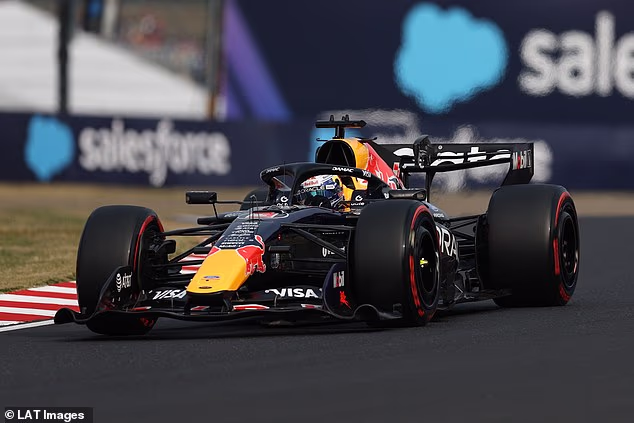 Max Verstappen iz Red Bulla izašao je u drugom kvartalu tvrdeći da je njegov Red Bullov bolid 'u potpunosti nevoziv'