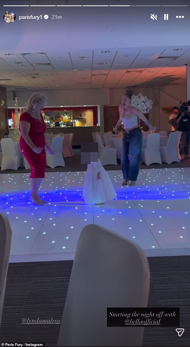 Oko 300 uzvanika prisustvovalo je djevojačkoj večeri koja se održala u blizini vile obitelji Fury