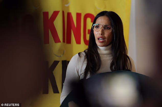 Njujorški ogranak prosvjeda No Kings privukao je imena poput Padme Lakshmi, koja je održala govor na tiskovnoj konferenciji tijekom događaja